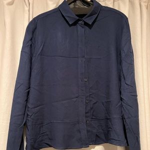 Cloth and Stone navy button shirt